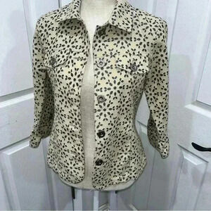 Analogy embroidered 3/4 ruffled sleeve button front light jacket w pockets